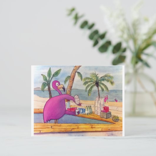 Whimsical Pink Flamingo Pours Party Drinks Strand Postkarte (Stehend Vorderseite)