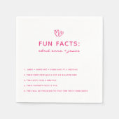Whimsical Pink Fun Fakten Hochzeit Serviette (Vorderseite)