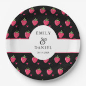 Whimsical Pink Strawberry Wedding Pappteller (Vorderseite)