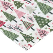 Whimsical Pink und grüne Weihnachtsbäume Großer Tischläufer (Ecke)