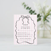 Whimsical Pinstripe Bow Wedding RSVP Karte (Stehend Vorderseite)