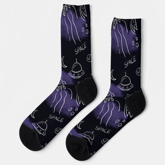 Whimsical Purple Outer Space Seamless Pattern Socken (Linkes Detail)