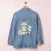 Whimsical Raccoon Night Woodland Cottage Scene Jeansjacke (Hangar)