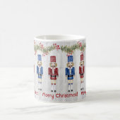 Whimsical Red Blue Nutcrackers Frohe Weihnachten Kaffeetasse (Mittel)