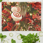 Whimsical Red & White Candy Themed Weihnachtsbaum Geschirrtuch (Gefaltet)