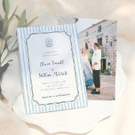 Whimsical Retro Blue Stripes Spanish Wedding Einladung<br><div class="desc">Spanish wedding invitations. This whimsical wedding invitation features a navy blue hand drawn frame against a light blue striped background. At the top of the invite, there is a doodle scribble illustration of a diamond ring in a seashell ring box. The details follow with the couple's names in charming script...</div>