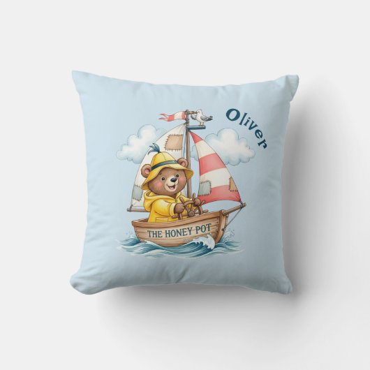 Whimsical Sailor Bear on Sailboat Kissen (Vorderseite)