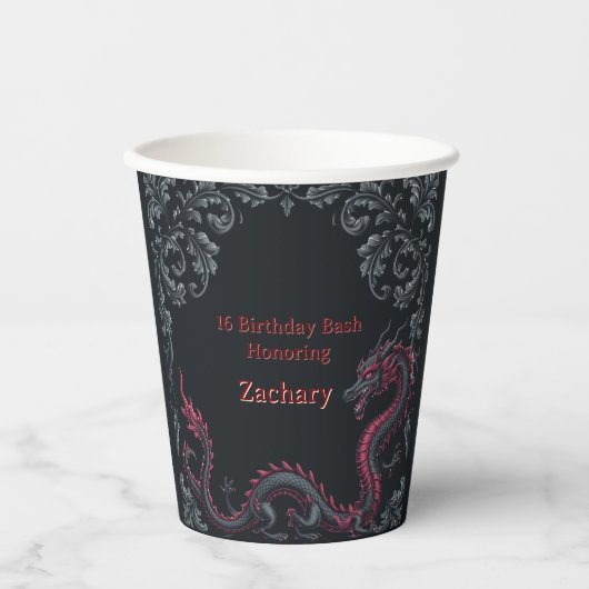 Whimsical Schwarzer Roter Drache Damast Sweet 16 B Pappbecher (Vorderseite)