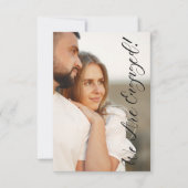 Whimsical Script Custom Photo Couple Engagement Einladung (Vorderseite)