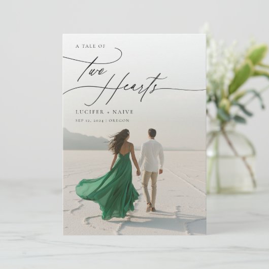 Whimsical Script Tale of Two Hearts Foto Wedding Einladung (Stehend Vorderseite)