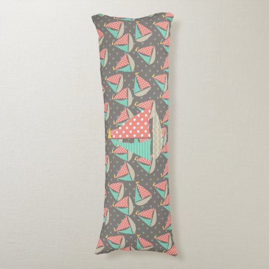 Whimsical Segelboote Seitenschläferkissen (Vorderseite Vertikal)