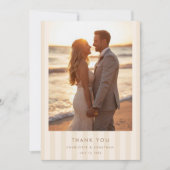 Whimsical Shell Monogram Coastal Wedding Dankeskarte (Vorderseite)