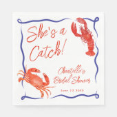 Whimsical Sie ist ein Catch Red Coastal Brautparty Serviette (Vorderseite)