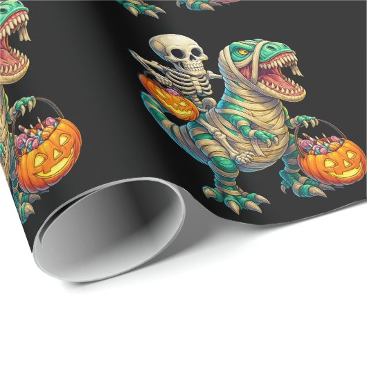 Whimsical Skeleton Riding Mummy T-Rex Halloween Geschenkpapier (Rolleneckpunkt)