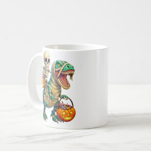 Whimsical Skeleton Riding Mummy T-Rex Halloween Kaffeetasse (Vorderseite Links)