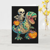Whimsical Skeleton Riding Mummy T-Rex Halloween Karte (Gelbe Blume)