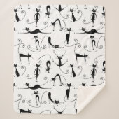 Whimsical Skinny Black Cat Muster Sherpadecke (Vorderseite)