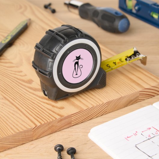 Whimsical Skinny Black Cat Pink Maßband (Holzbau)