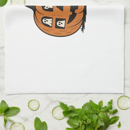 Whimsical Spooky Pumpkin with Ghosts, Cats & Hallo Geschirrtuch (Gefaltet)