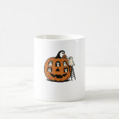 Whimsical Spooky Pumpkin with Ghosts, Cats & Hallo Kaffeetasse (Mittel)