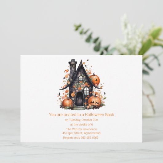 Whimsical Spuk House & Pumpkins Halloween Bash Einladung (Stehend Vorderseite)