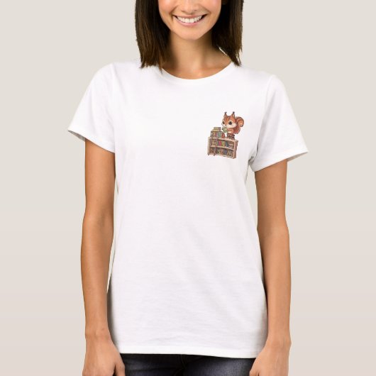 Whimsical Squirrel Librarian Reading T-Shirt (Vorderseite)