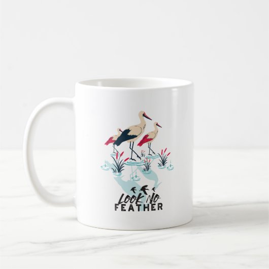 Whimsical Stork Pub Art - "Look No Feather" Kaffeetasse (Links)