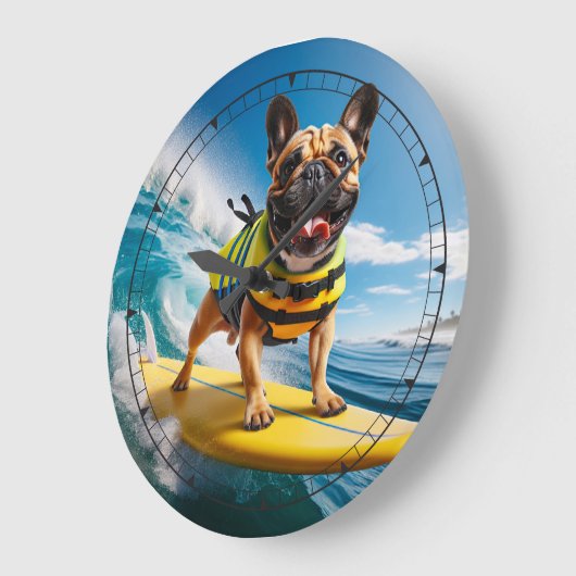 Whimsical surfing French Bulldog Große Wanduhr (Winkel)
