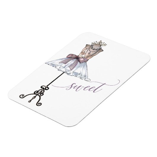 Whimsical "Sweet" Mannequin mit Tutu Magnet (Linke Seite)