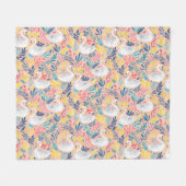 Whimsical Sweet Swans on Pale Pink Fleecedecke (Vorderseite (Horizontal))