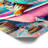 Whimsical Tiger in Pink Bathtub Boho Badezimmer Ku Poster (Ecke)