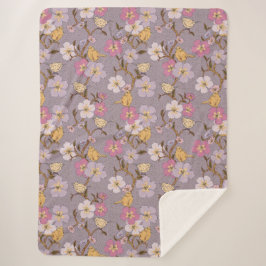 Whimsical Trailing Florals and Birds - Lavendel Sherpadecke