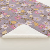 Whimsical Trailing Florals and Birds - Lavendel Sherpadecke (3/4)