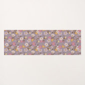 Whimsical Trailing Florals and Birds - Lavendel Yogamatte (Rückseite (Horizontal))