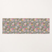 Whimsical Trailing Florals und Vögel - Alter Grün Yogamatte (Vorderseite (Horizontal))