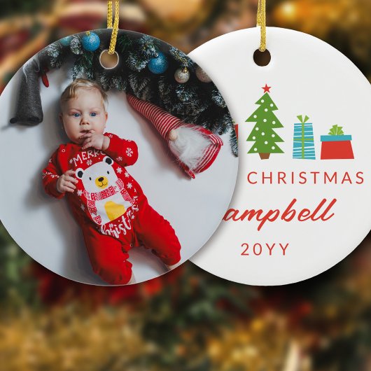 Whimsical Tree & Geschenke 1. Weihnachtsfest Foto Keramik Ornament