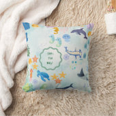 whimsical underwater adventure blue throw pillow kissen (Decke)