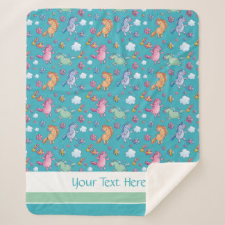 Whimsical Unicorns und Helle Hübsche Blume Sherpadecke