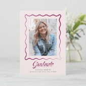 Whimsical Wavy Border Graduation Announcement Einladung (Stehend Vorderseite)