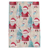 Whimsical Weihnachtsmann und Weihnachtsbaumen Mittlere Geschenktüte (Rückseite)