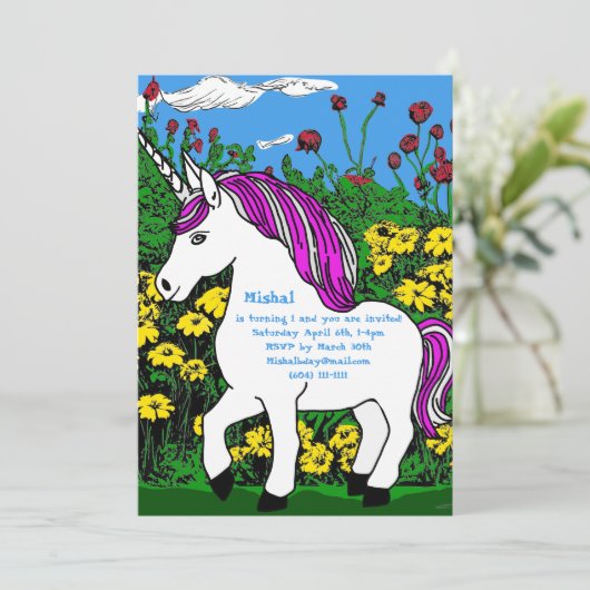 Whimsical White Lila Birthday Unicorn Einladung (Stehend Vorderseite)