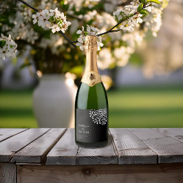 Whimsical White on Black Blüh Schaumweinetikett