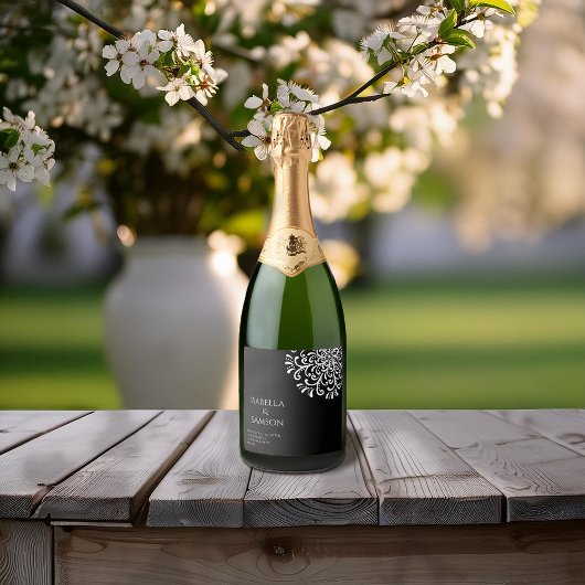 Whimsical White on Black Blüh Schaumweinetikett