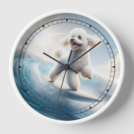 Whimsical White Poodle Surfen Uhr (Vorderseite)