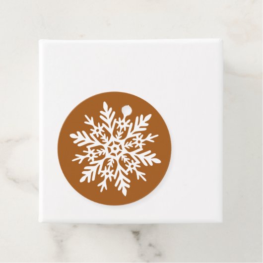 Whimsical White Snowflake Burnt Orange Holiday Geschenkanhänger (Beispiel)