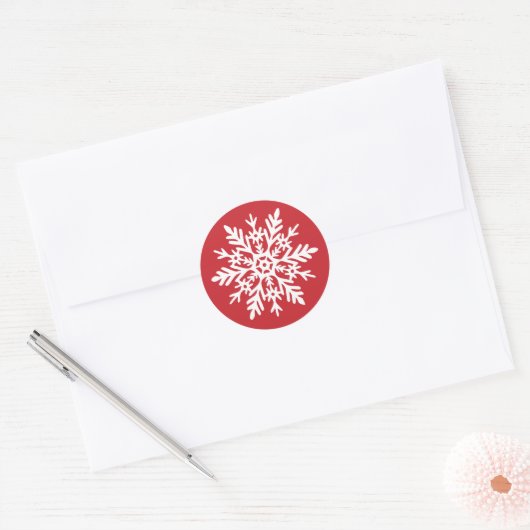 Whimsical White Snowflake Red Christmas Runder Aufkleber (Umschlag)