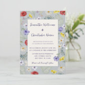 Whimsical Wildblume Dusty Blue Wedding Einladung (Stehend Vorderseite)