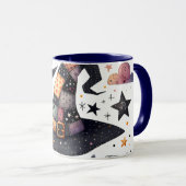 Whimsical Witch Hat und Himmelsmagie Tasse (VorderseiteRechts)
