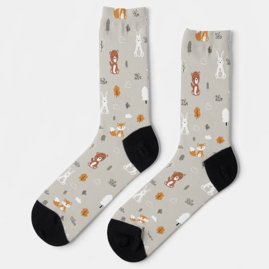 Whimsical Woodland Animal Pattern Socken (Linkes Detail)