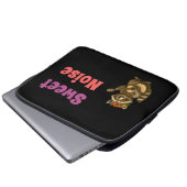 Whimsical Woodland Raccoon - Blumenmusikdesign Laptopschutzhülle